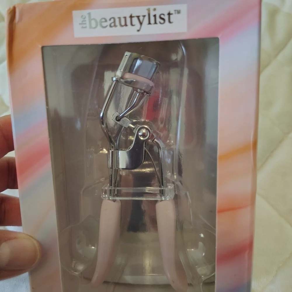 Beautylish Eyelash Curler with Pink Handles
